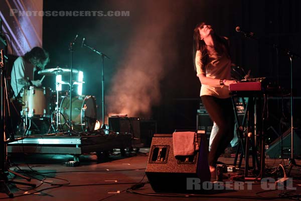 MOON DUO - 2013-07-19 - PARIS - CentQuatre - 